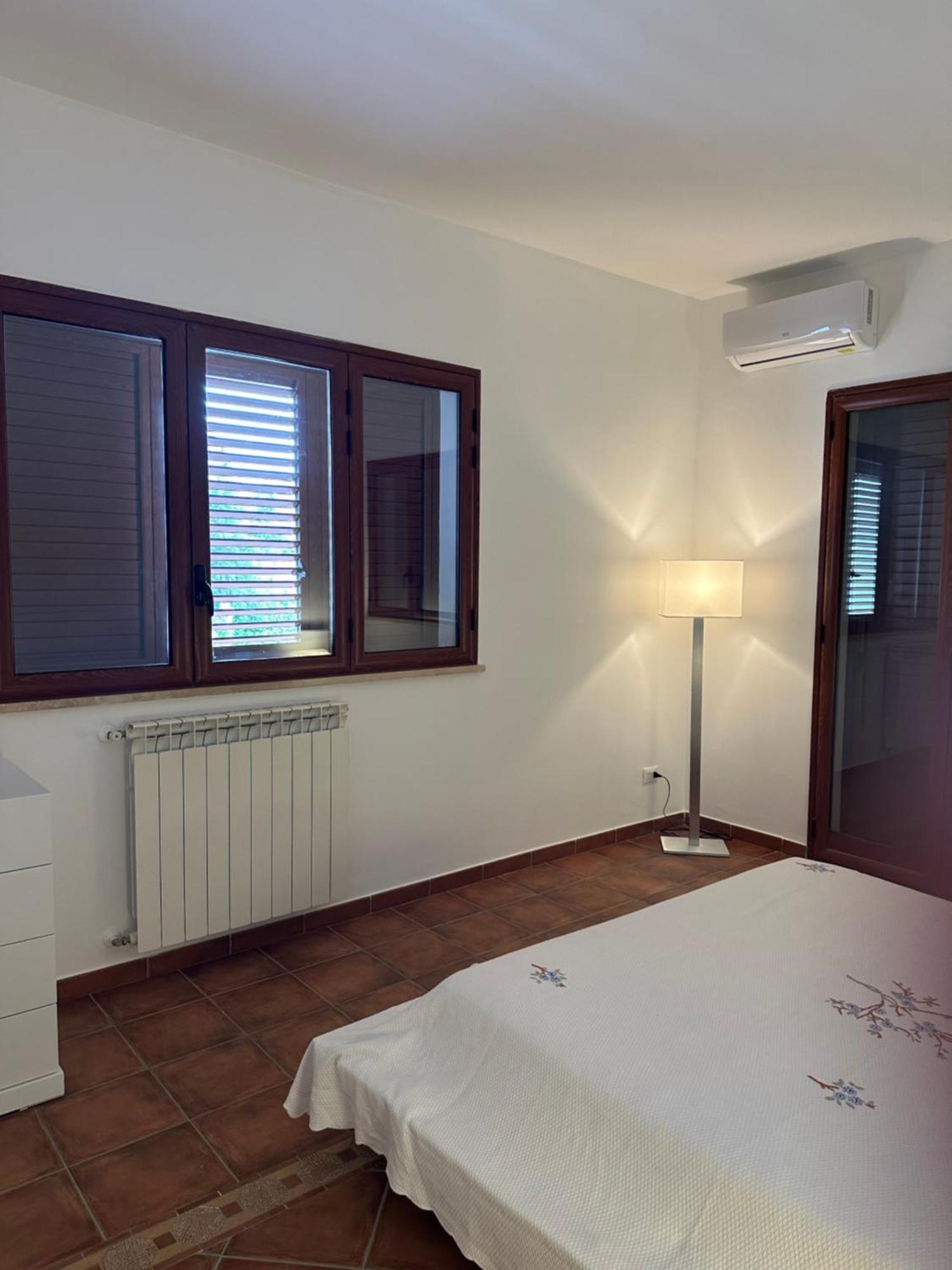 Sara Mondello Garden Level Apartment Palermo