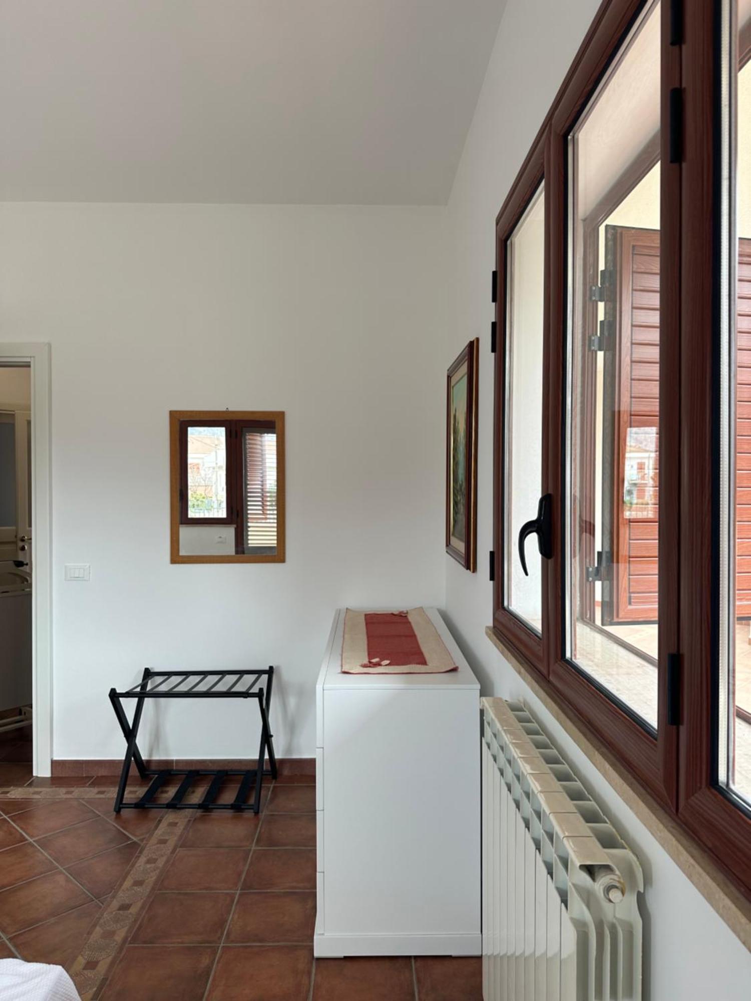 Sara Mondello Garden Level Apartment Palermo